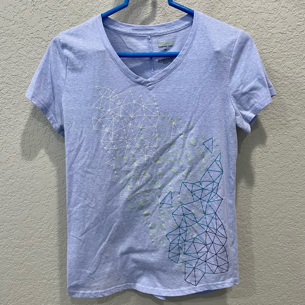 Tek Gear Essential Medium Geometric Short-sleeved v-neck tee